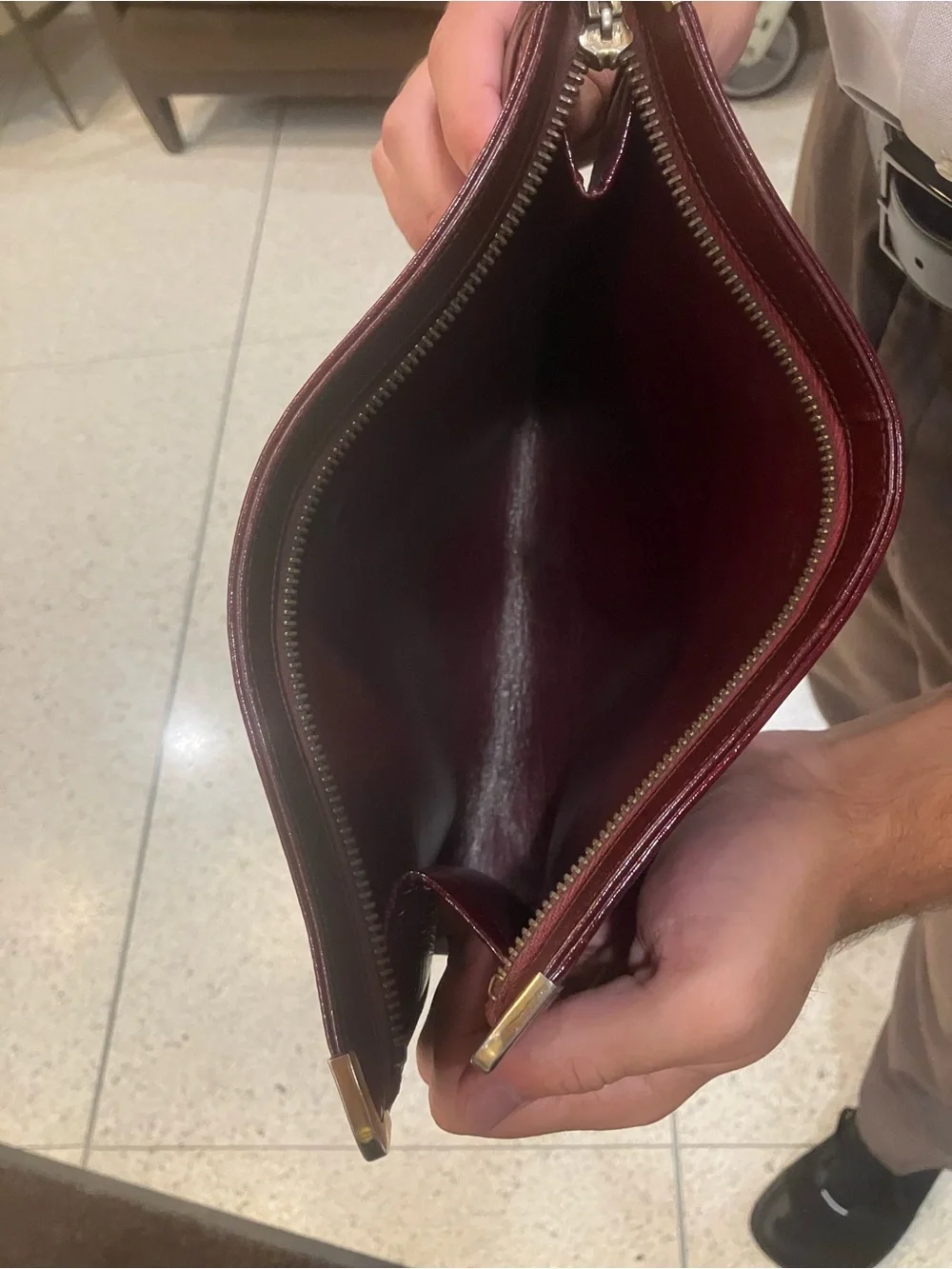 Vintage embossed alligator Koret Burgundy Leather Wristlet Clutch. 🥰🌺